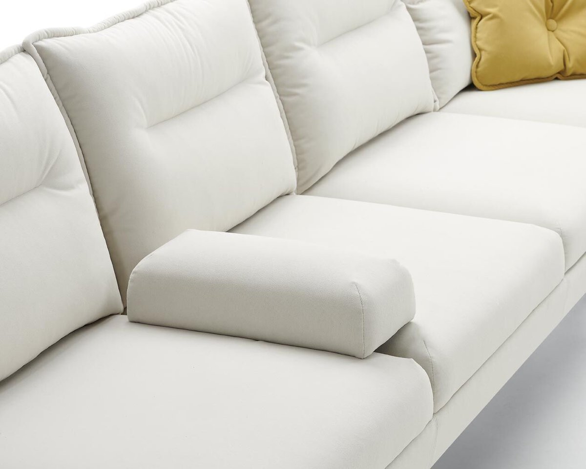 vercorhys's tweet photo. Take a look at our fantastic #Seating collection called “Anna” by @Vercodesign. The #WorkSofa & #Lounge #Seating provides plenty of opportunity to create a variety of #Comfortable, versatile & #InspirationalSpaces, away from the standard #Workstations, or #CollaborativeTables. https://t.co/dwWeNYBbSY
