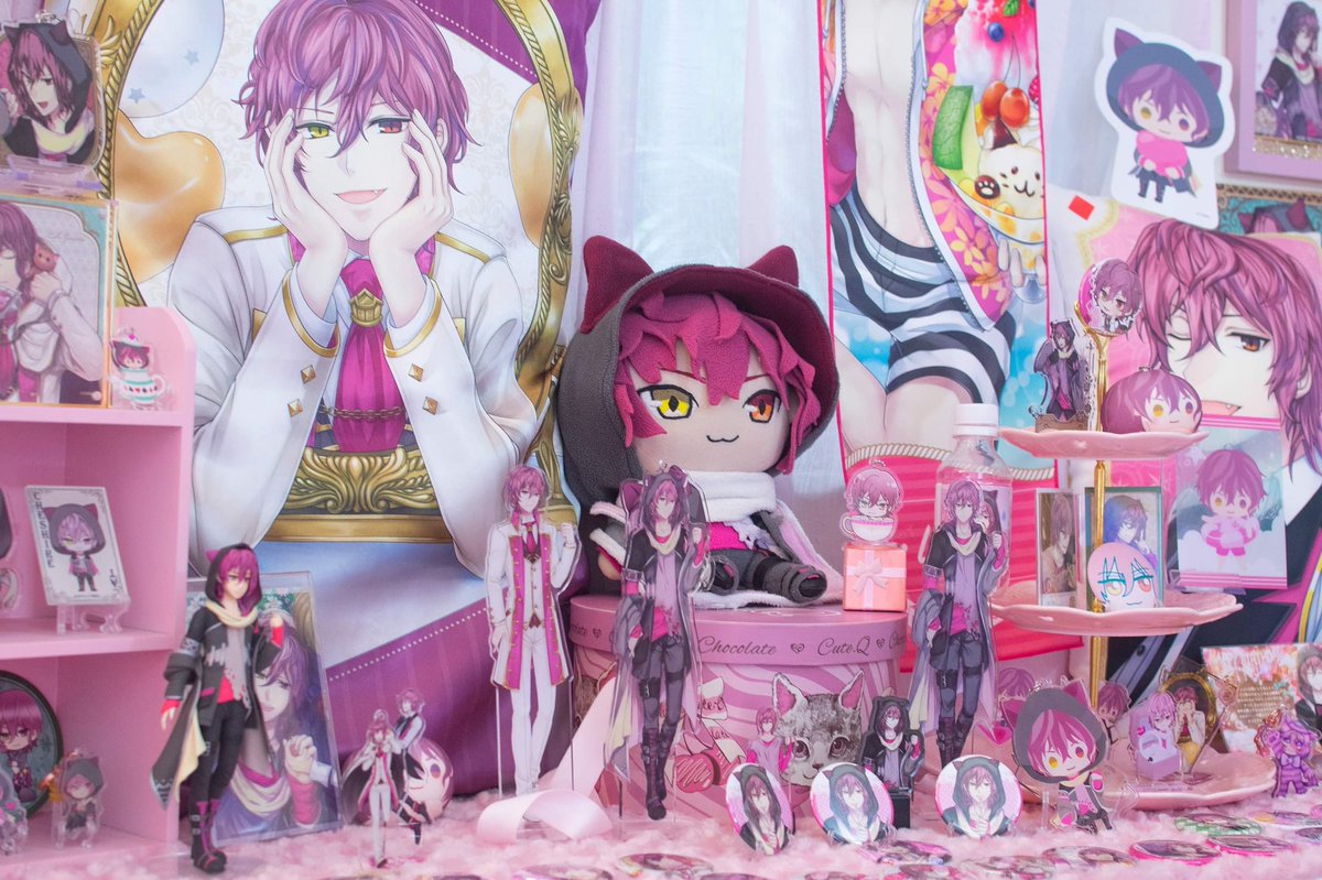 LokisAlice's tweet photo. Happy Birthday to my beloved Loki! (2/22 🐱🎉) Here’s this years shrine I dedicate to him! Filled with all my love, devotion and adoration 🥰 

#イケメン革命 #イケレボ  #ロキジェネッタ
  #ロキ誕生祭  #IkemenRevolution #IkeRev #IkemenSeries #lokigenetta https://t.co/jRqZRKQ2de