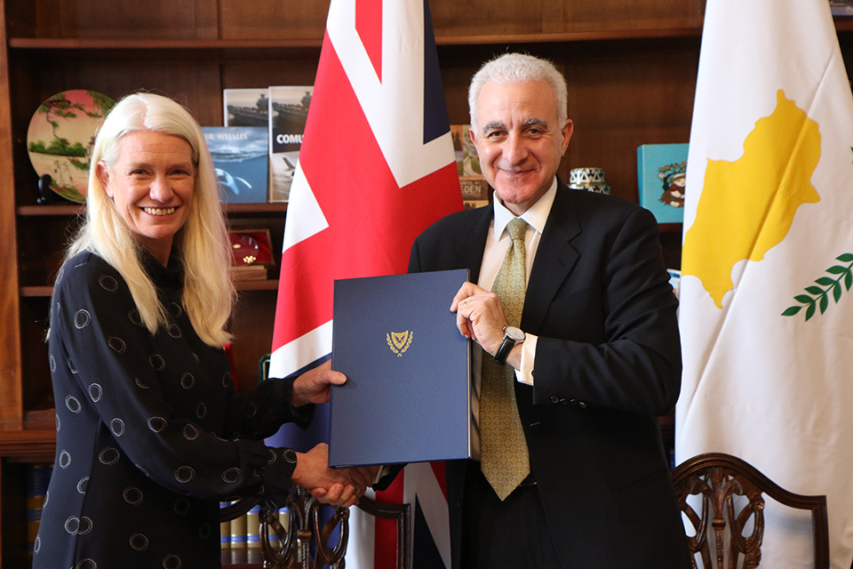 It was great to speak with Minister Stephie Dracos 🇨🇾today to reaffirm our commitments to tackling LGBT+ rights together in: ➡️the Council of Europe ➡️the Commonwealth ➡️business I look forward to working with Cyprus in the run up to #SafeToBeMe2022 @UKinCyprus