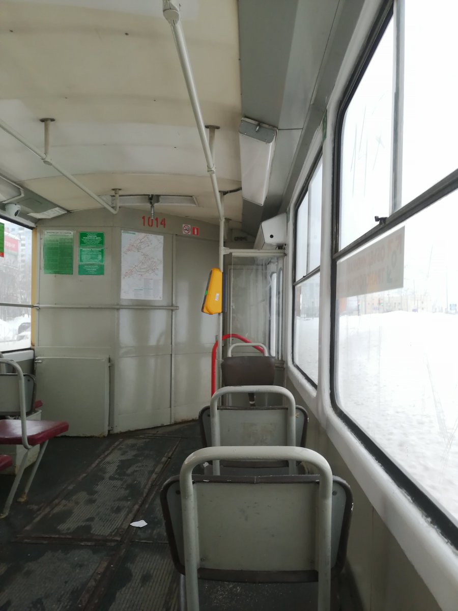 Make love not war 🕶👠 tweet media