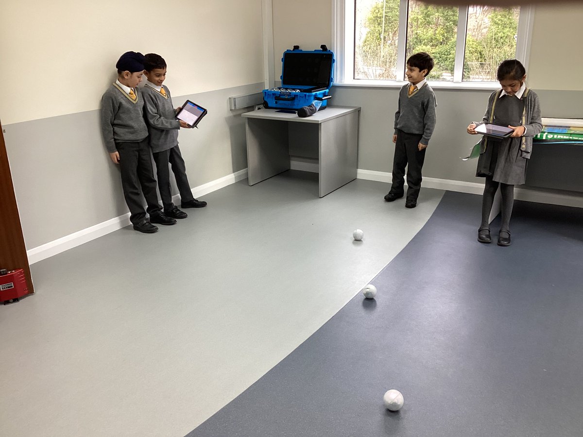 StainesPrepDigi's tweet photo. Today in #StainesPrepDigitalLearning #StainesPrepYear2 learnt how to program sphero robots to draw basic shapes using the app on our Ipads.
#StainesPrepPride #StainesPrepShare #StainesPrepRespect @SpheroEDU @ipad_by_apple https://t.co/Oxqk7HfCVV