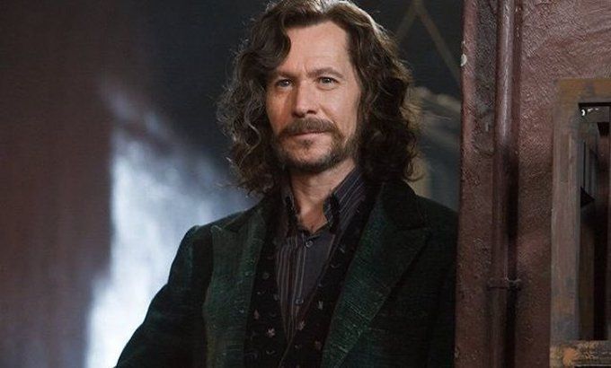 Hogwartssite's tweet photo. "El mundo no se divide en buenos y malos. Todos tenemos luz y oscuridad en nuestro interior. Lo importante es qué parte elegimos potenciar". 

Sirius Black https://t.co/pYW5C1vnoA