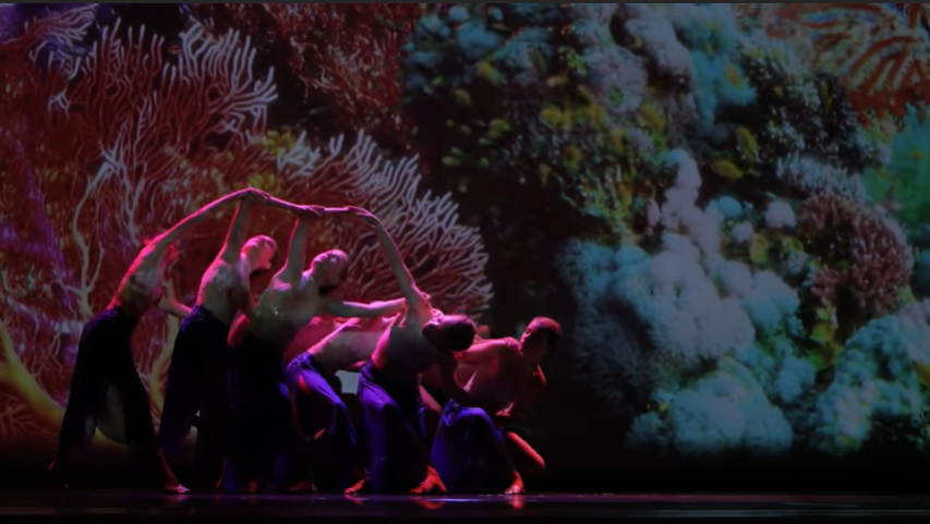 ipbesfr's tweet photo. Quand l'art et la science s'unissent pour la biodiversité.🌿

Danser la #biodiversité à #IPBES7 en 2019 avec @ird_fr, Les Arts en Scène.

✍️ Retenez la date d'#IPBES9, du 3 au 9 juillet 2022 à Bonn ! 

▶️ https://t.co/M0s9iOI2p9 https://t.co/qG7OCYmXRo