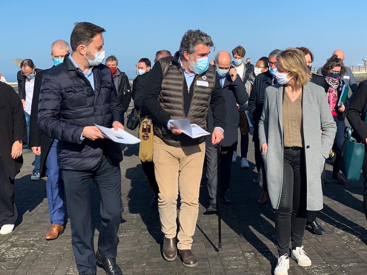 wavebumper's tweet photo. On ne pourra plus dire qu’on ne savait pas.
En visite vendredi à #Capbreton, la ministre @barbarapompili et Romain Chapron se rejoignent sur ce point, et sur le fait qu’anticipation et adaptation sont les deux axes fondamentaux du développement de la résilience sur les littoraux. https://t.co/r98KfY0xmc