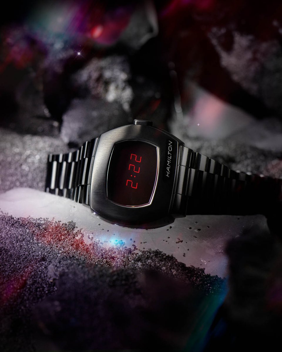 hamiltonwatch's tweet photo. Forward or backward, the PSR Digital Quartz is too cool for just you. Need a clue? Get two! https://t.co/GuUO4tgDCB #hamiltonwatch #hamiltonPSR (Ref. H52404130) https://t.co/SWu1EJ6BNG