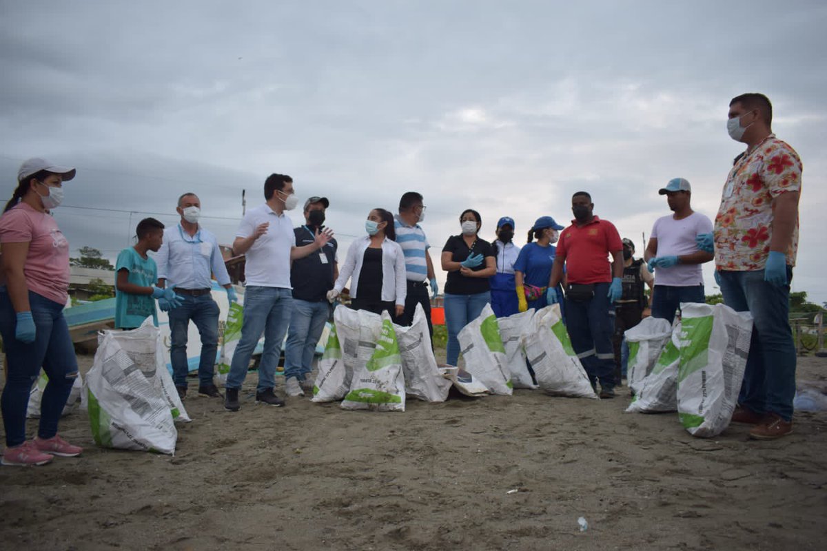 Desde La Chorrera en Pedernales hemos iniciado la #MingaCarnavalera. Gracias a cada una de las personas que se están uniendo a esta iniciativa. En Manabí queremos nuestras playas limpias.

Próxima parada: Jama 🏝