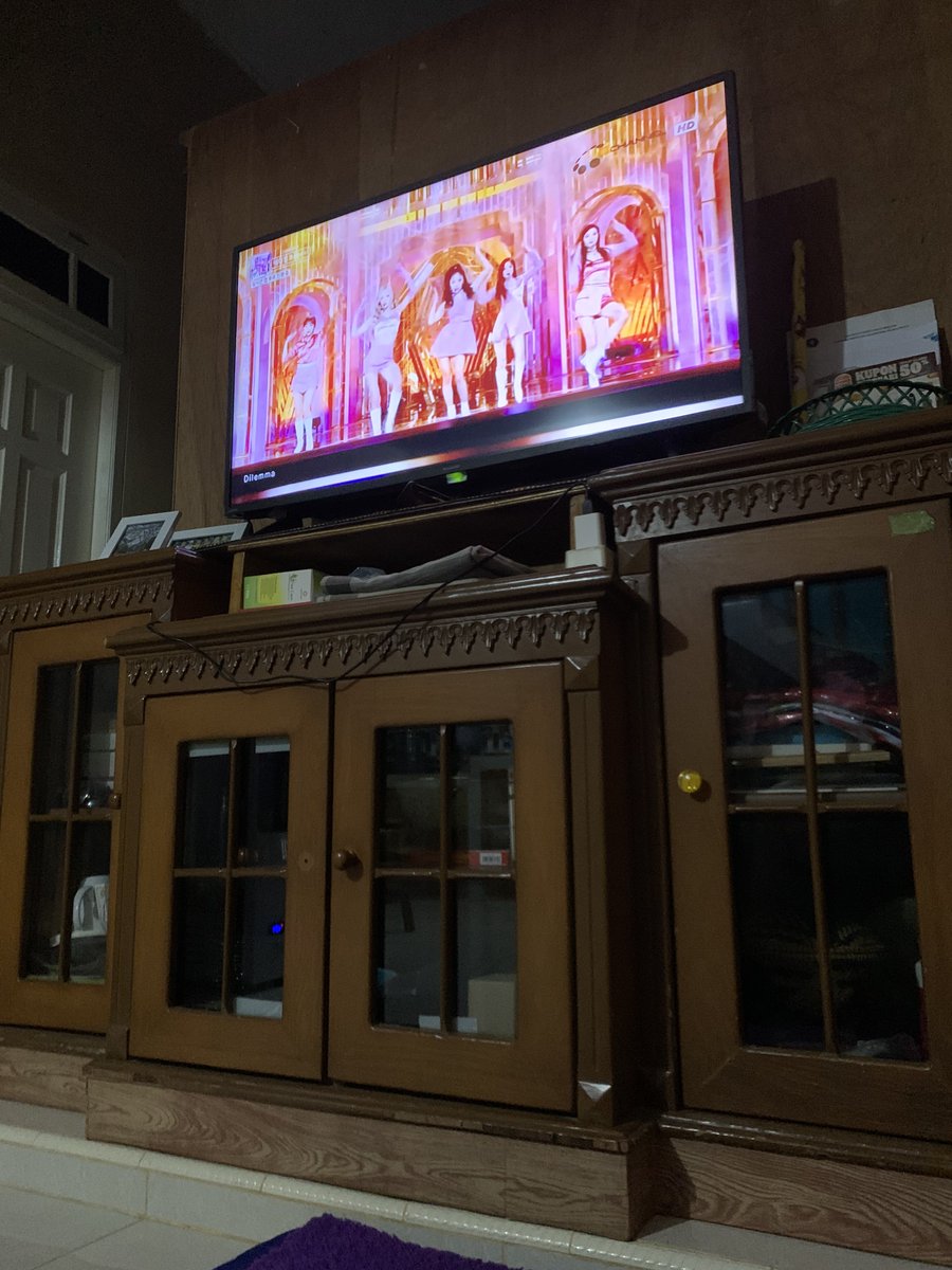 cutyyooh's tweet photo. Just found this local tv station broadcast Inkigayo https://t.co/A9GjZAPhfy