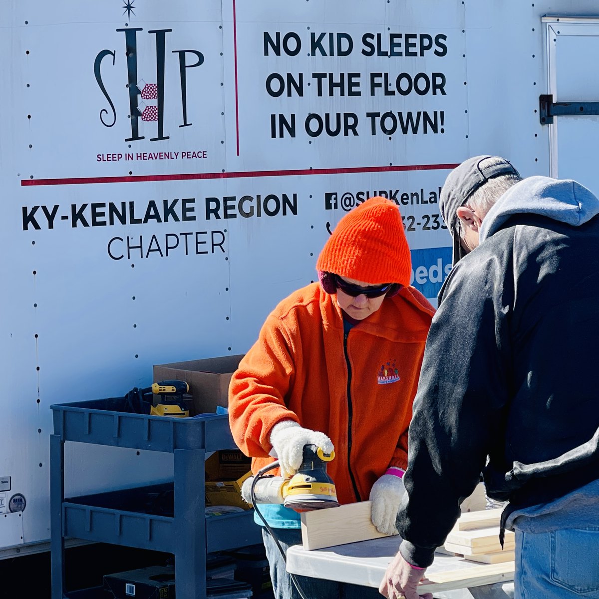 ToolBankUSA's tweet photo. What an amazing event with Sleep in Heavenly Peace & @Lowes. The team of volunteers constructed beds for the families impacted by the tornado. Events like this build with our tools make our team so proud.
#toolbank #toolsforchange #toolsforhope #mayfield #ky #tornado #bedbuild https://t.co/ZhyblEPATp