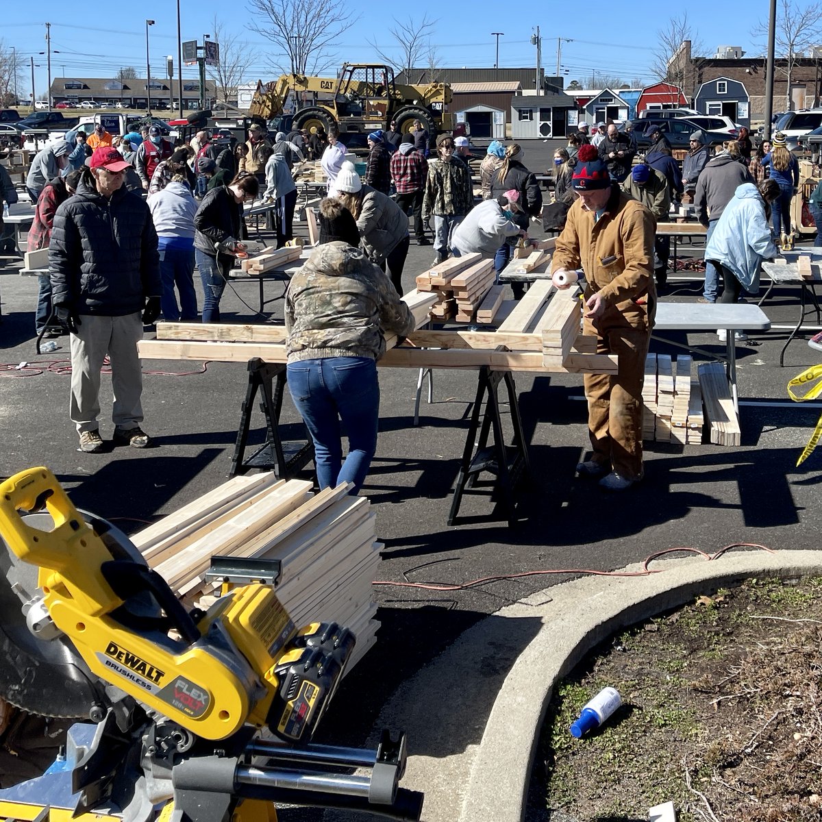 ToolBankUSA's tweet photo. What an amazing event with Sleep in Heavenly Peace & @Lowes. The team of volunteers constructed beds for the families impacted by the tornado. Events like this build with our tools make our team so proud.
#toolbank #toolsforchange #toolsforhope #mayfield #ky #tornado #bedbuild https://t.co/ZhyblEPATp