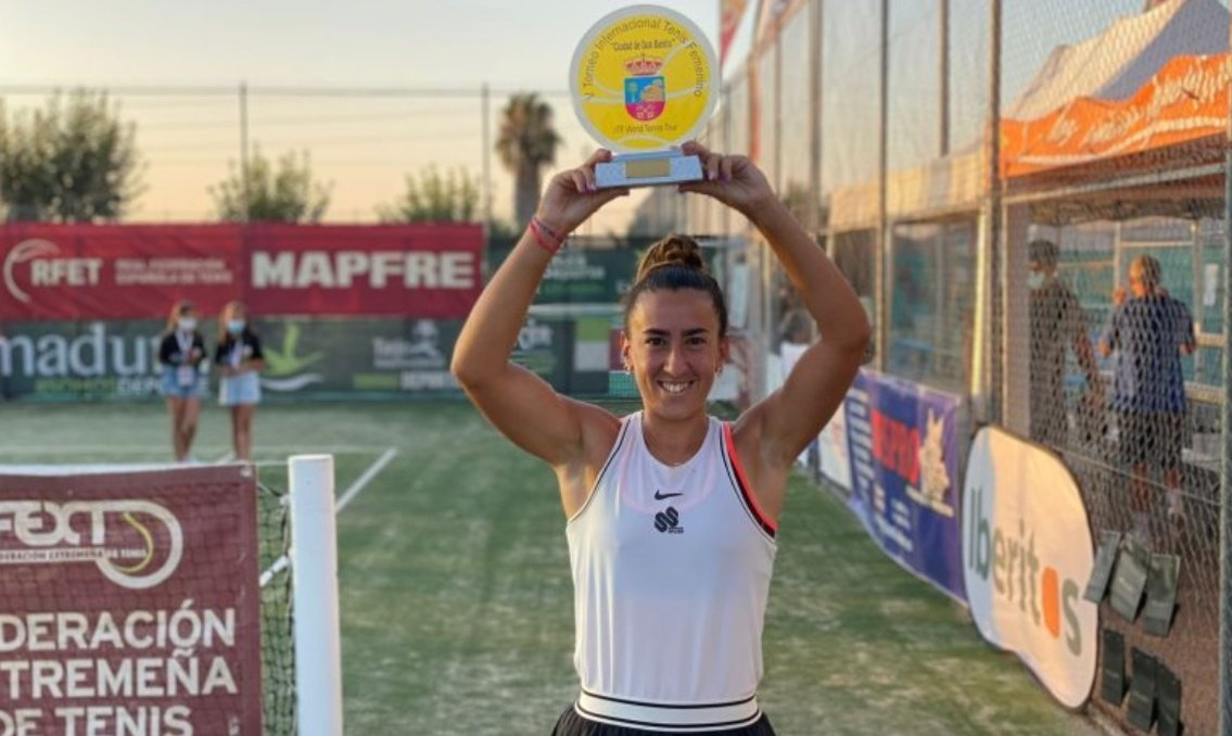 Olga Parres es historia del tenis español ITF en dobles. 35 títulos, nadie tiene más.
Hablamos con la ceutí en <a href="/intenis/">Industria del Tenis</a>: el récord, la vida en ITF y sus planes de futuro: "El récord de 35 títulos de dobles es un reconocimiento al trabajo".
industriadeltenis.com/olga-parres-el…