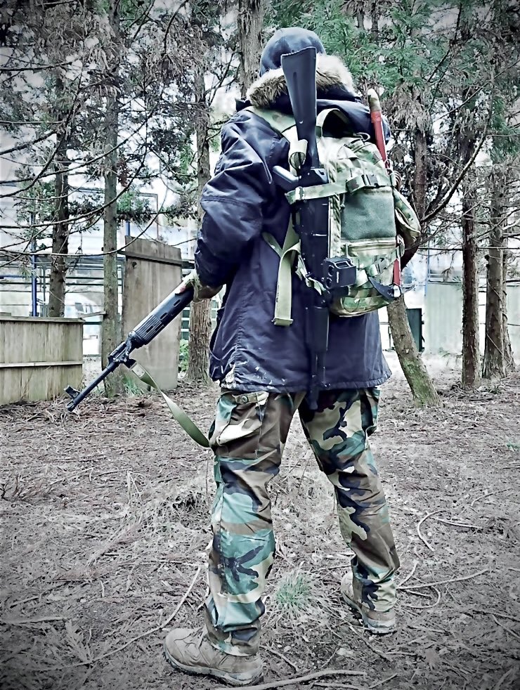 SVDivan's tweet photo. #EscapefromTarkov 

shturman cosplay 🥷🏻

📸 by @Bofors40 &amp; @PJ_FLAG https://t.co/dRZHhvoTVv