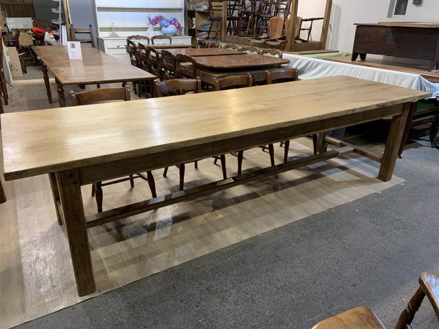 AntiqueTables1's tweet image. Large Pale Oak Farmhouse Table 

bit.ly/3s8lu1V

#largediningtable #oakfarmhousetable #antiquediningtable