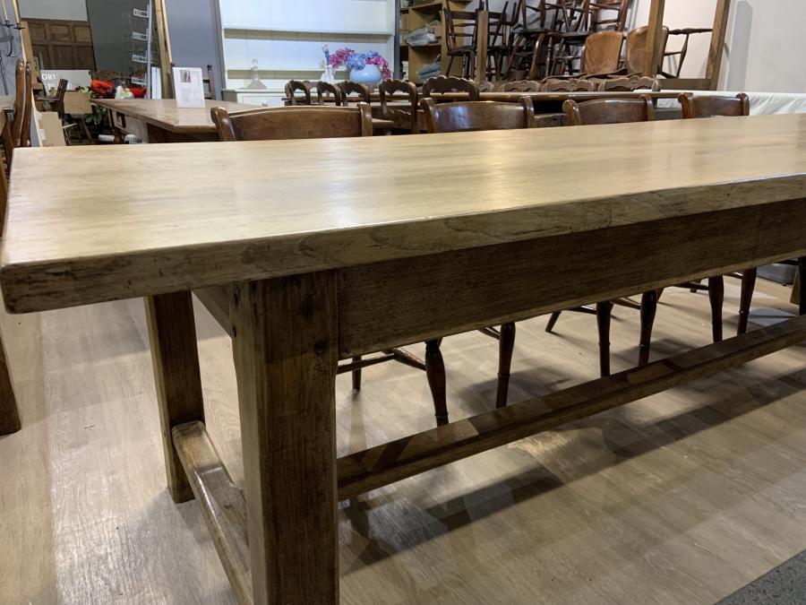 AntiqueTables1's tweet image. Large Pale Oak Farmhouse Table 

bit.ly/3s8lu1V

#largediningtable #oakfarmhousetable #antiquediningtable