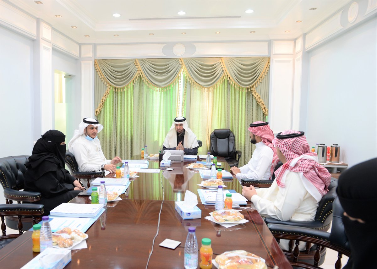 لجنة الاستثمار بـ #جامعة_الملك_خالد تعقد اجتماعها الأول وتناقش عددًا من الموضوعات..

التفاصيل:kku.edu.sa/ar/node/101562