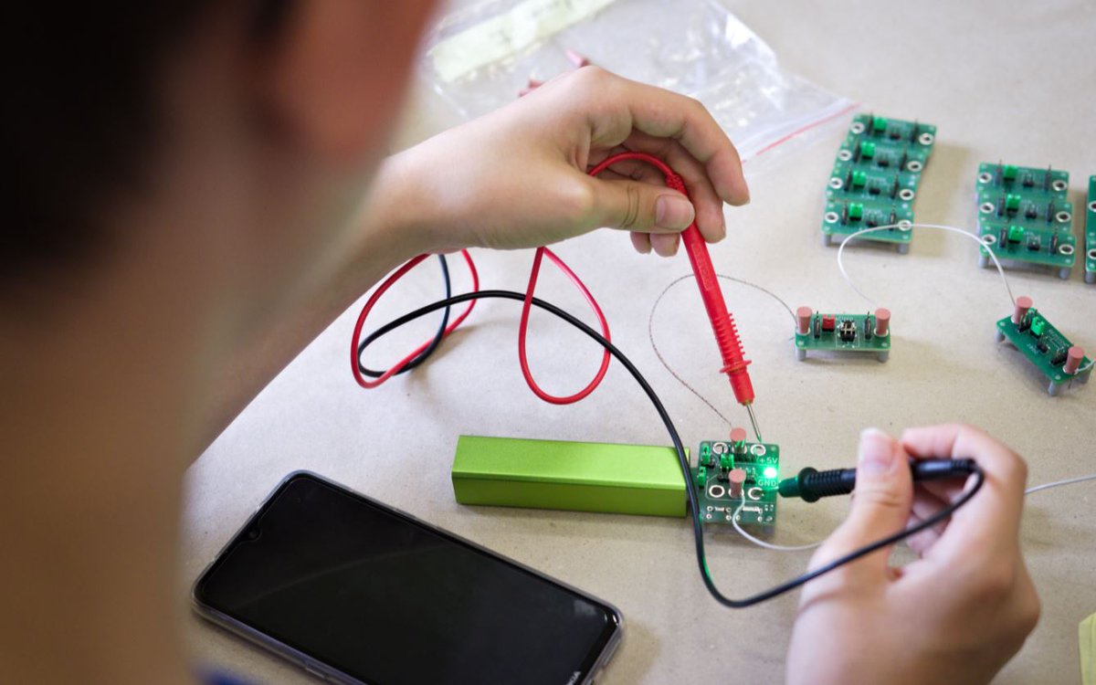 chiptron.cz tweet media