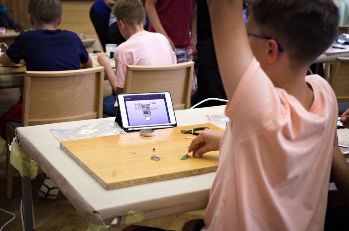 chiptron.cz tweet media