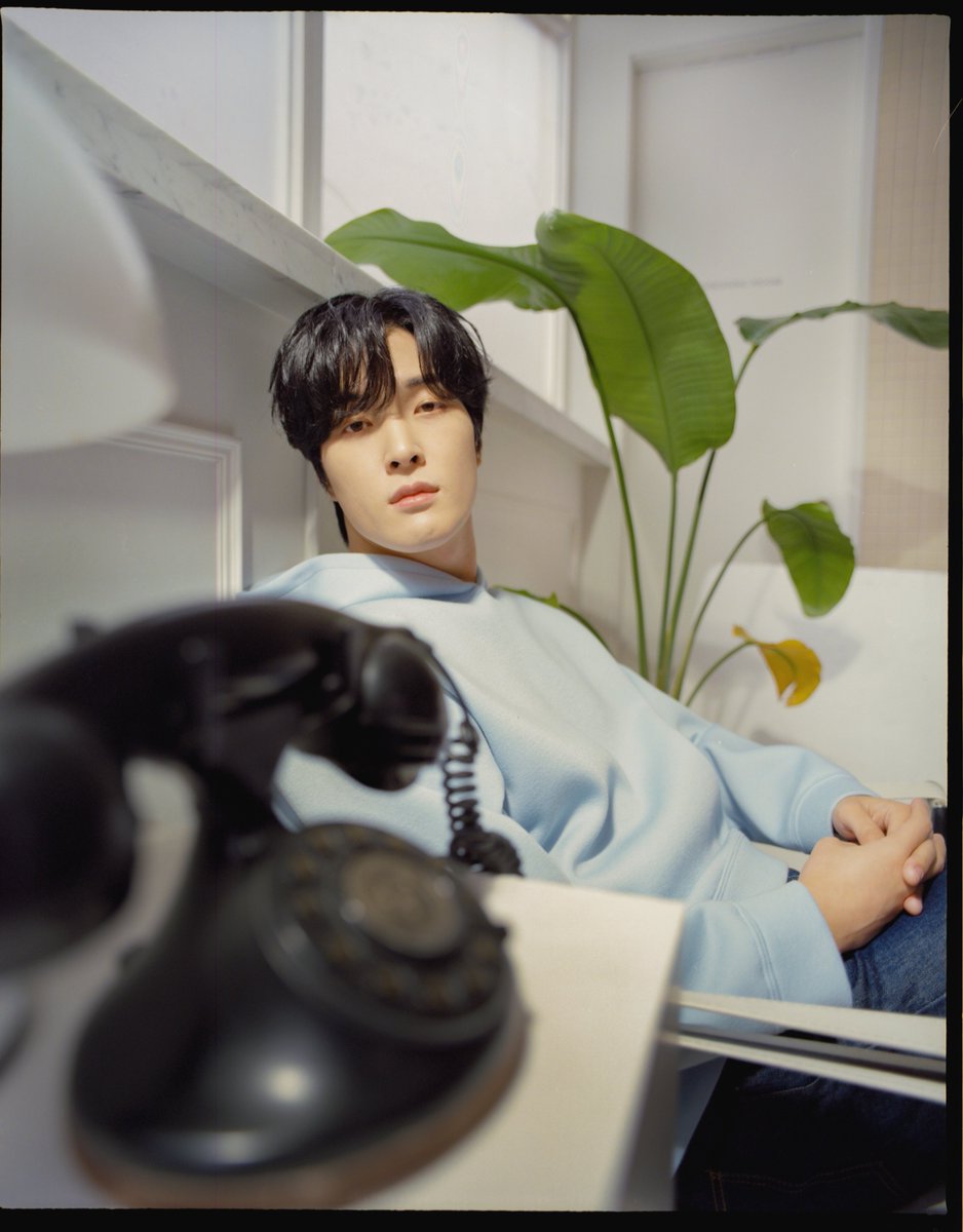 thisisnive's tweet photo. NIve 니브 Single Album [proLOG?]

LOG: Lessons On Growing

I. proLOG?

Concept Photo Set #2

🗓 2022.02.28 6PM KST 

#NIve #니브 #proLOG https://t.co/LM587X9qHg