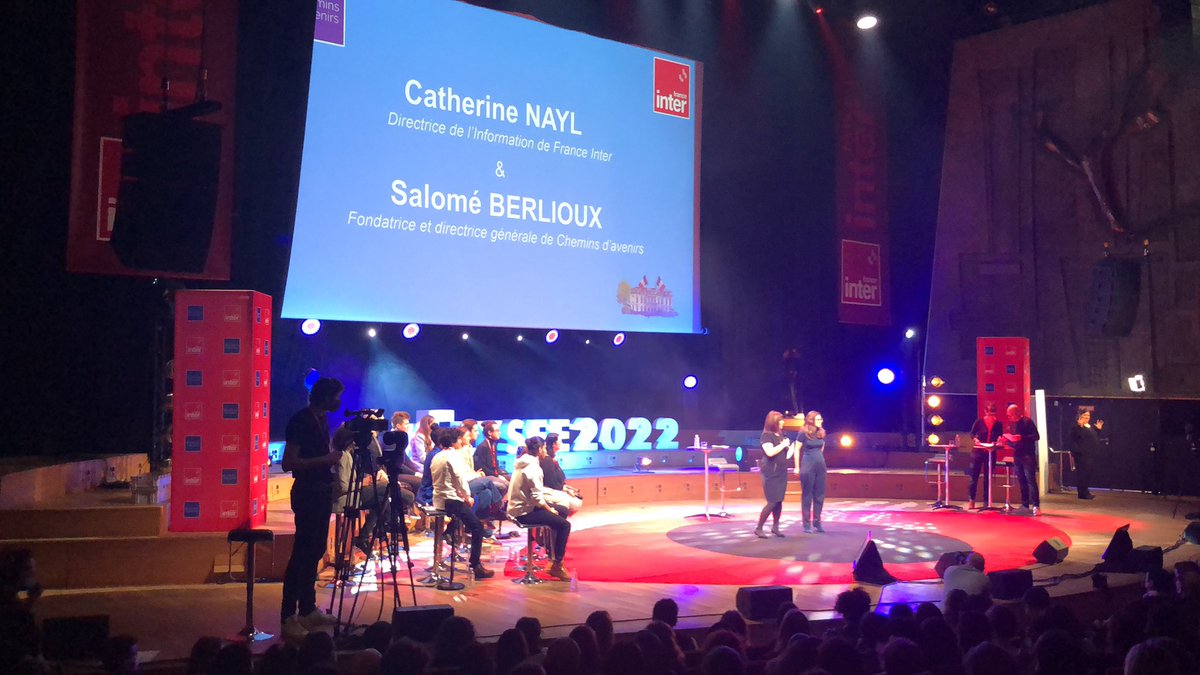Très heureux de participer avec les étudiant.e.s engagé.e.s de l’<a href="/AfevFrance/">Afev</a> à l’événement des candidats et des jeunes.Merci à <a href="/berlioux_salome/">Salomé Berlioux</a> , @cheminsdavenirs , <a href="/radiofrance/">Radio France</a> . Merci à <a href="/CollectifMentor/">Collectif Mentorat</a> aux 100 jeunes et 37 asssociations mobilisé.e.s! Pour un droit au Mentorat!