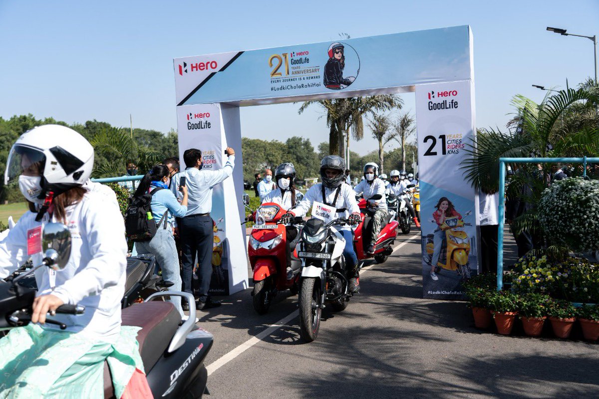HeroMotoCorp's tweet photo. Here’s a glimpse of how our perfect Monday morning looked like yesterday. Over 21 women-only riders kick started this ride, #breakingstereotypes and leading the roads of #Delhi like a pro cheering #ladkichalarahihai
#womencantdrive #womenriders #HeroGoodLife #PleasurePlusXTEC https://t.co/WyaIBZJOjF