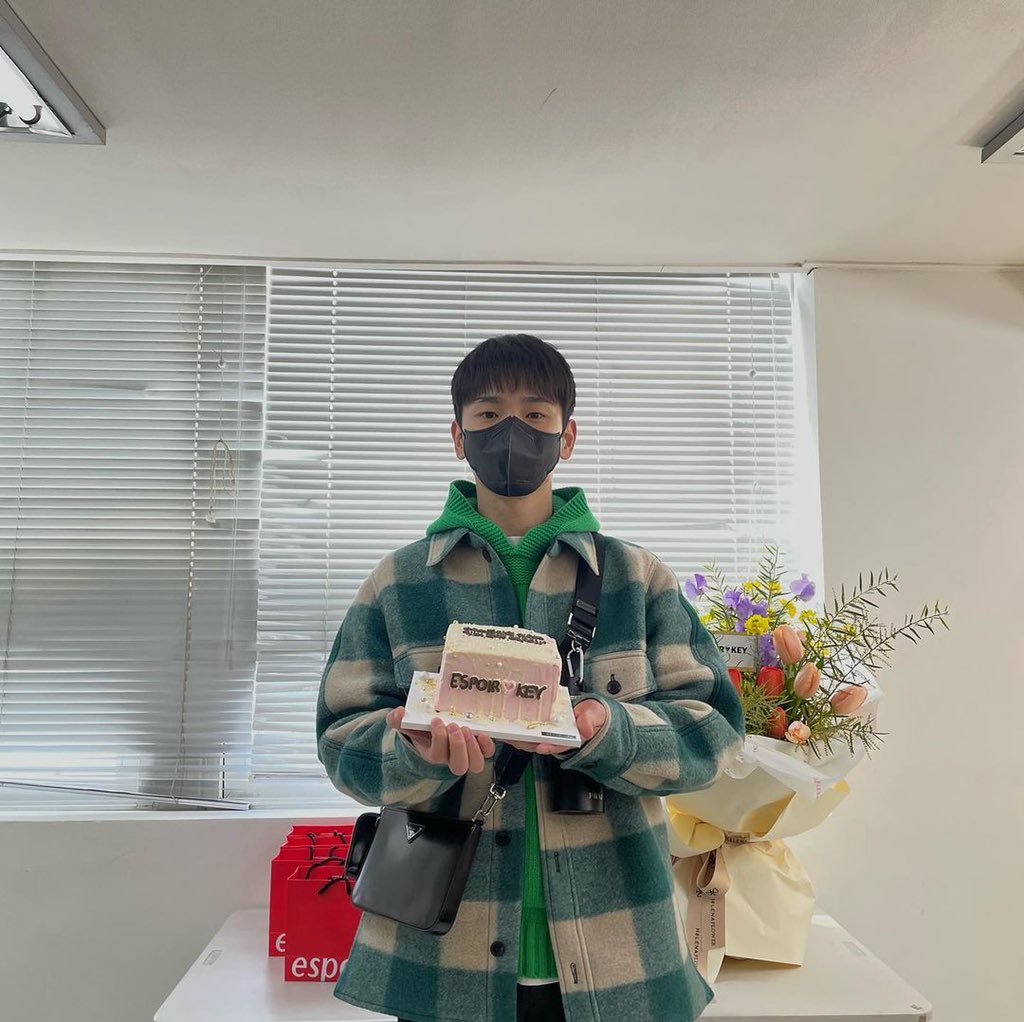 iheartshinee__'s tweet photo. 220222 Kibum Instagram Update with Espoir 🥰

https://t.co/cgkFqcKzZf
#SHINee #KEY @SHINee 
-c- https://t.co/3hP1oX5QLI
