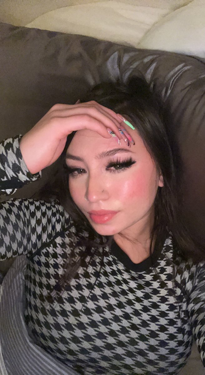 xxxclusivegem's tweet photo. eturning to nsfw twt ✨ 🤍

👁‍🗨hi my name is gem! currently reside in OR
👁‍🗨sw &amp; content creator 
👁‍🗨20! gemini 
👁‍🗨switch, leaning sub; pansexual
👁‍🗨kink heavy nymphomaniac 

links in bio !! ♊️
#findom #nsfw #nsfwtwt #paypig #sellingcontent #mutuals https://t.co/mxfg0iXUvF