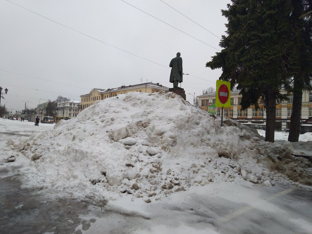 AlexKPavlov's tweet photo. @ilya4 Уберут к маю, без паники. RT @ilya4: Городок наш чист и ухожен. https://t.co/OP5y75oPGc