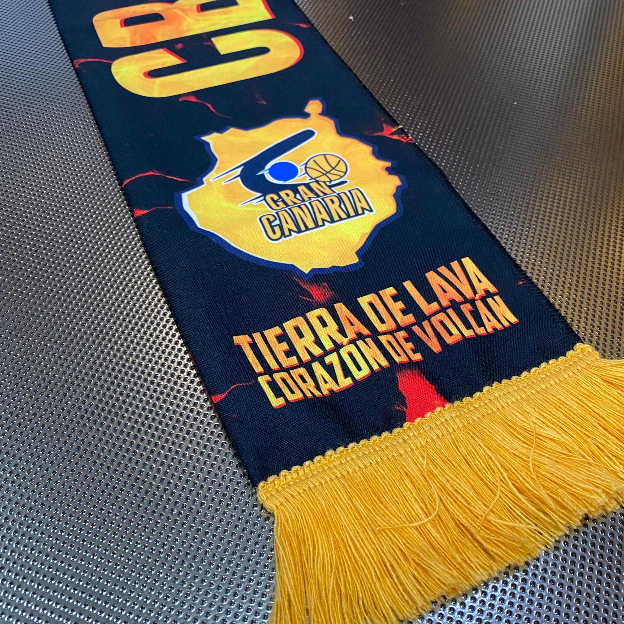 CB Gran Canaria on Twitter: "🔥 ¡Ya disponibles las nuevas bufandas! ✨ Azul, amarillo o Las tienes en nuestra #tiendaoficial en planta del @CCLasRamblas. Abiertos de 10-13h y