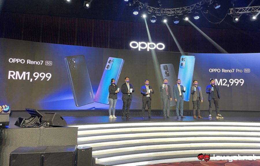 LowyatNET's tweet photo. #OPPOReno7Series Goes Official In Malaysia: Price Starts From RM1,999

#Reno7 #Reno7Pro @OPPOMalaysia

https://t.co/pdCLEDsHzW https://t.co/D7ERbezXwN
