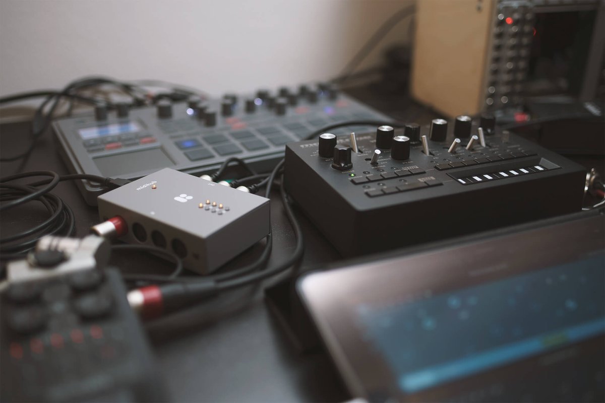 blokaslabs's tweet photo. #Midihub is a size-wise delicate, feature-wise enormous addition to your computer-less setup! ๐คฏ https://t.co/fbyqPEr3t0