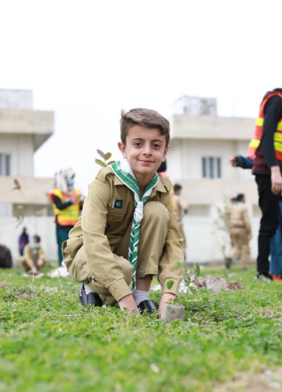 Nawaiwaqt_'s tweet image. نوجوان اسکاؤٹس نے آج وزیراعظم عمران خان کی موسم بہار کی شجر کاری مہم میں شرکت کرکے پاکستان سے محبت کا اظہار کیا۔

#Scouts #PMImranKhan #SpringPlantation #Plant4Pakistan @Scout_Pakistan  @MoIB_Official @GovtofPakistan @ImranKhanPTI @PakPMO 
@ClimateChangePK @zartajgulwazir