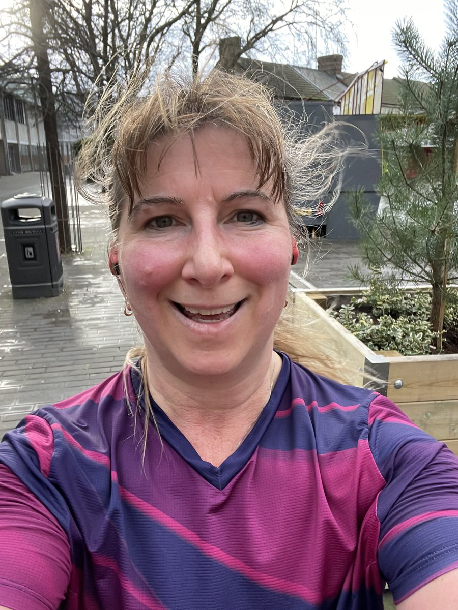 lisahocking72's tweet photo. Early run around Swindon’s hills whilst waiting for my son to sit his driving theory test - #hepassed https://t.co/J9ZyVX2OXm