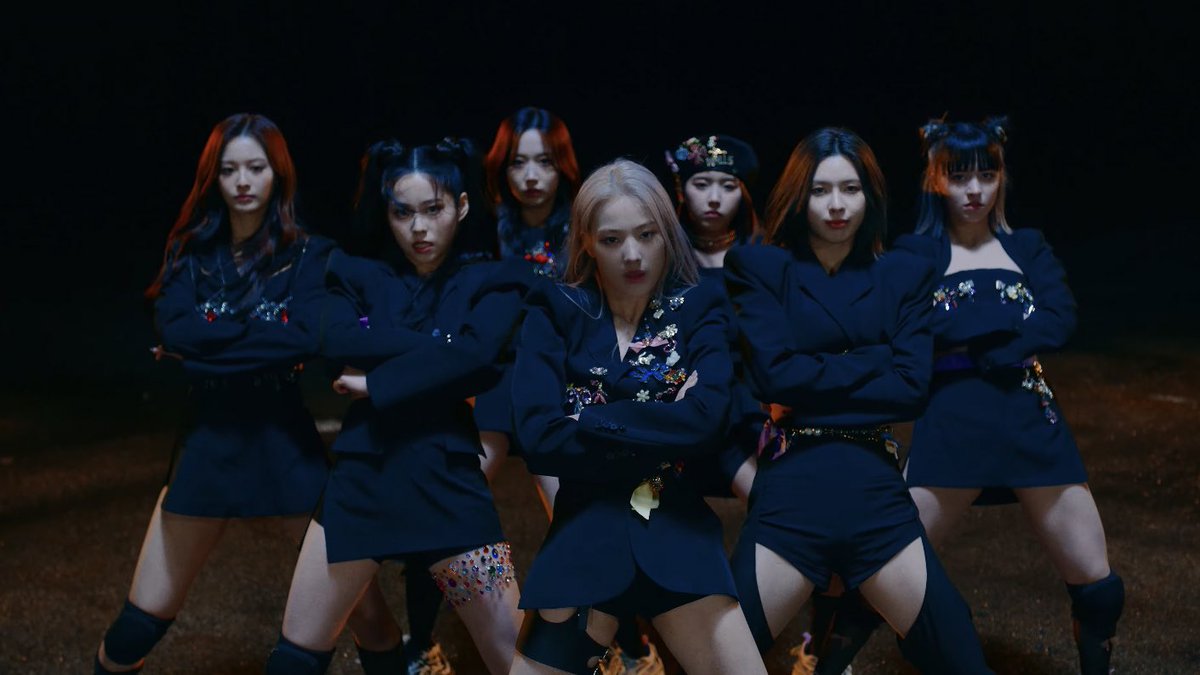dearbaeyi's tweet photo. "Watch out, baila baila baila!" there you go. We have warned you long before you fall for these seven super heroes' charms. Watch us unleashing our power enough to shake this whole planet. Presenting you, O.O by NMIXX. 

||. ➮ ̸⨾ https://t.co/UoL5K5uyp8 https://t.co/fXIXgfEyW0
