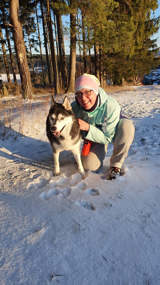 LostAngel2016's tweet photo. I'm going through a tough time mentally right now (incident with police). The only constant is my daily walks with my neighbour's dog...
“Lose yourself in #nature and find peace.” ~ Ralph Waldo Emerson
#SelfCare #PTSD #depression #SuicidePrevention #SickNotWeak #KeepTalkingMH https://t.co/OtX59nr2qV