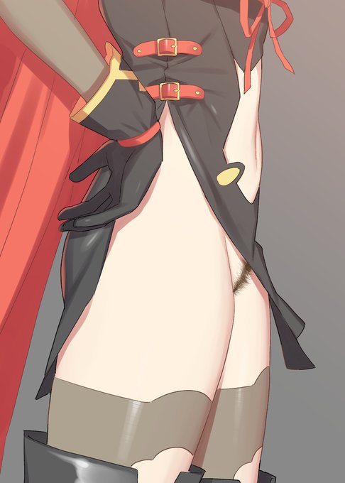 やっぱり履いてなくないですか…? 