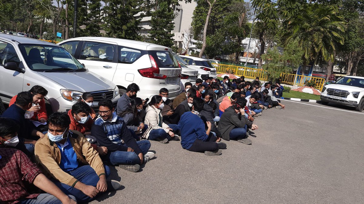 MedicosUnited's tweet photo. An incidence of assault happened with Resident Doctor at  PGIMER Chandigarh by patient’s  attendent. 

#StopViolenceAgainstDoctors https://t.co/PMZMdTAdYT