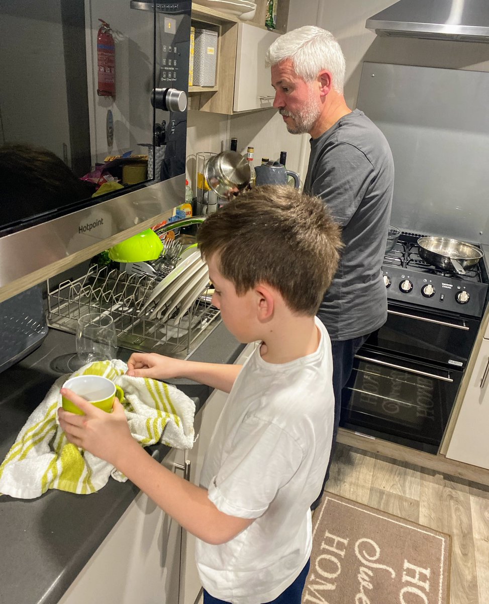 all_hogwarts's tweet photo. When my kids ask for extra iPad time, they have to earn it by doing something. This is my son drying up to earn an extra 30 minutes of iPad time. 

Do you give to your kids willingly or make them earn it?

#homeschoollife #homeschool #homeschoolfamily
#parenthood https://t.co/dsV1MBK60y