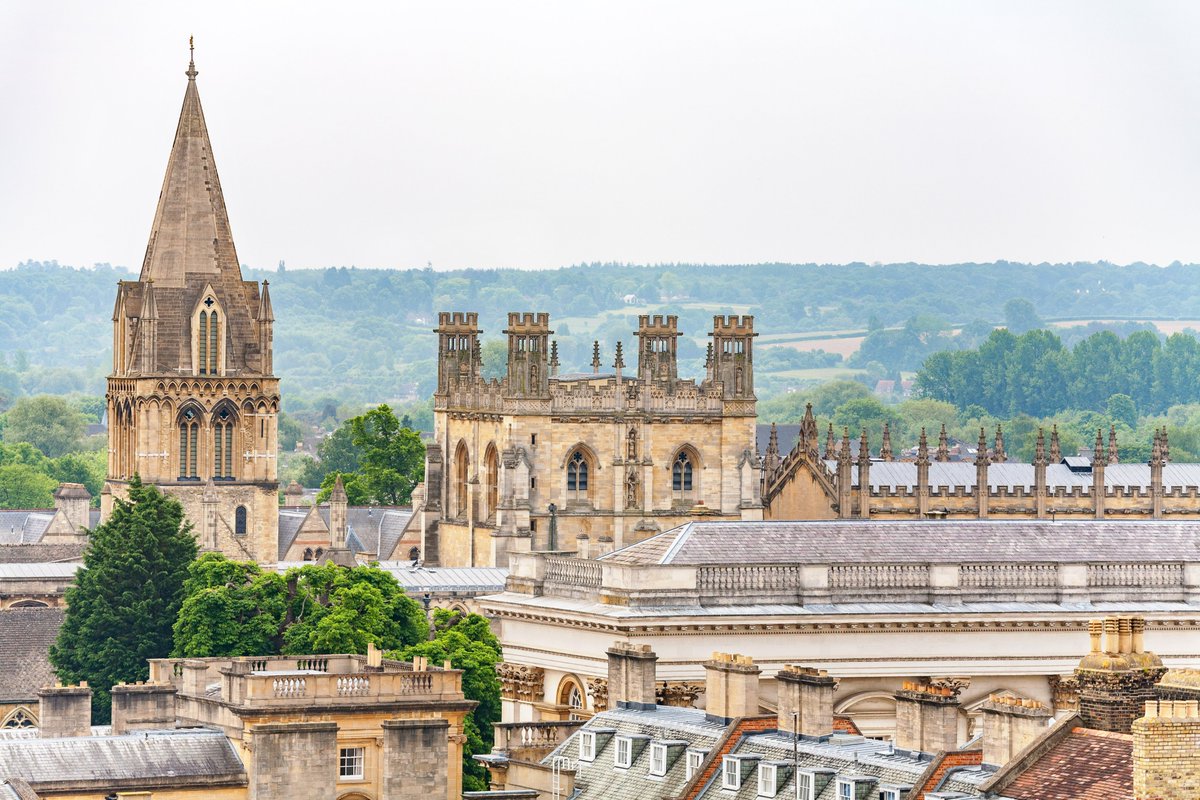Applying to one of our postgraduate programmes? Don't forget that the final application deadline for the majority of our postgraduate courses is next week! Apply by Tuesday 1 March, midday UK time: bit.ly/2ZH39dp