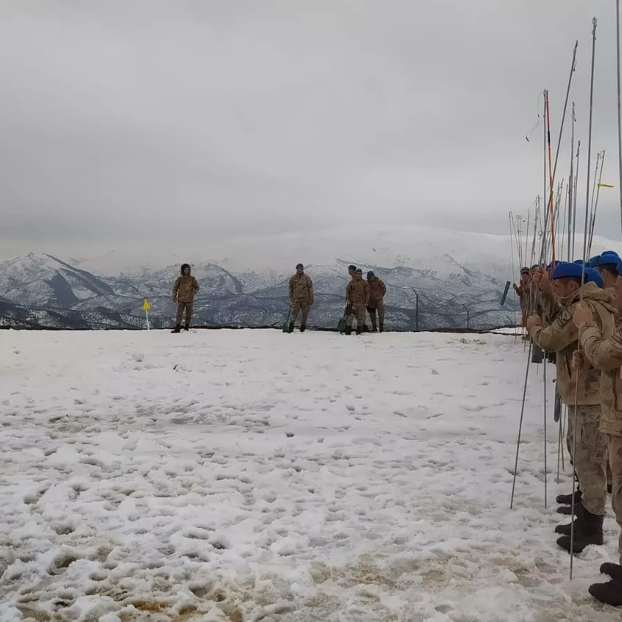 AfadBitlis's tweet photo. İlimizde yaşanabilecek "Çığ Olaylarına" karşı ilk müdahaleyi yapacak, İl Afet Müdahale Planı’nı güçlendirecek  Hizan Komando Birliğine yönelik "Teorik ve Uygulamalı Çığda Arama Kurtarma Eğitimi" verildi.

#afetehazirbitlis https://t.co/wRZmeouYmt