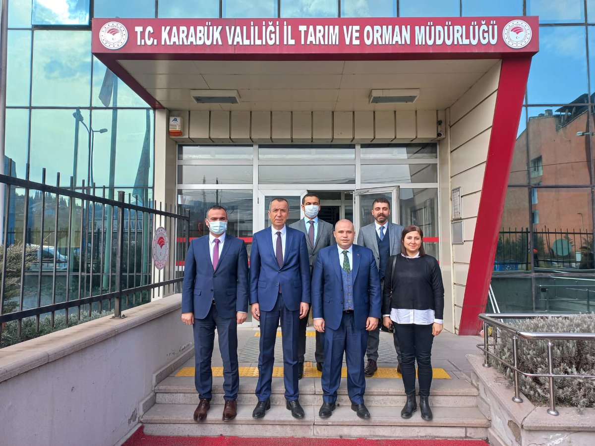 Bölge Müdürümüz Fırat SUNGUR, Bölge Müdür Yrd. Abdülkadir FASAL, Eskipazar Kooperatifi Müdür Yrd. Huriye TORAK ve Eflani Kooperatifi Müdür Yrd. Zafer DEMİR ile birlikte Karabük İl Tarım ve Orman Müdürü Çetin AYVALIK’ ı ziyaret ettiler. <a href="/KarabukTarim/">Karabük Tarım ve Orman İl Müdürlüğü</a> <a href="/Eflani_TKK/">EFLANİ TARIM KREDİ KOOPERATİFİ</a> <a href="/FratSungur/">Fırat Sungur 🇹🇷</a>