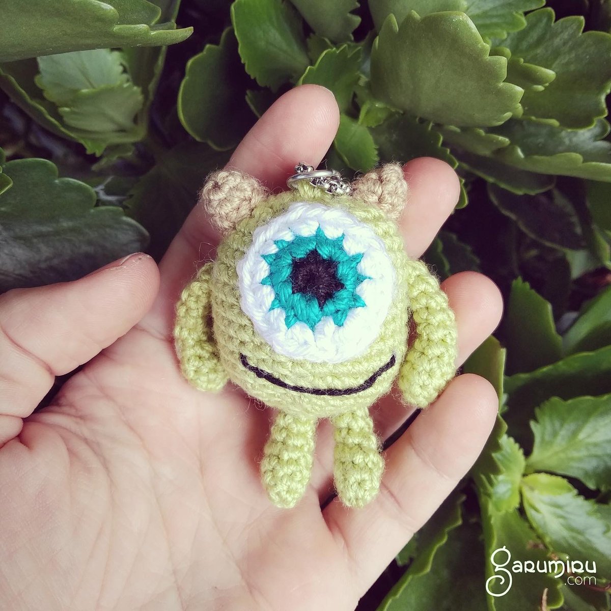 Garumiru's tweet photo. Un pequeño #amigurumi que viajó a #galdakao 
#amigurumi #amigurumilove #amigurumidoll #amigurumiaddict #hechoamano #ganchillo #hechoamanoconamor #hechoamano #hechoamanoconamor #cursos #talleres #cursosvalencia #tiempolibre #clases #mikewazowski #monsterssa https://t.co/vrWEPLJLG5