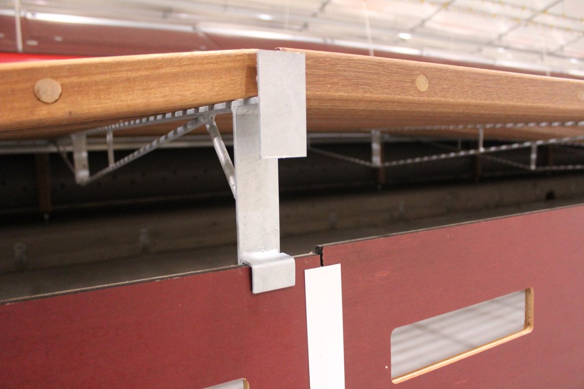 VencomaticGroup's tweet photo. Van Gent Nest in combination with hardwood slats; open structure for optimal grip and hygiene. It is possible to raise the floor with an additional support to create more space underneath - https://t.co/Tlm0aPrgt8 #slattedfloors #woodenslats #breeders #poultry #flooring #hardwood https://t.co/2Up6PSwvjk