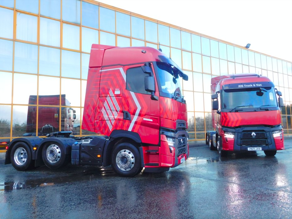jdstrucks's tweet photo. Renault Trucks Evolution Demonstrators!
 
JDS Trucks have put two new Renault Trucks UK  #Evolution demonstrators on the road! A new #RangeT #Evolution TAG 480 and a #RangeT #High #Evolution Mid-Lift 520.

https://t.co/MlLCpA0Hv8

#jdstrucksandvans  #renaulttrucks #JDSTrucks https://t.co/4pMgC6rDLK