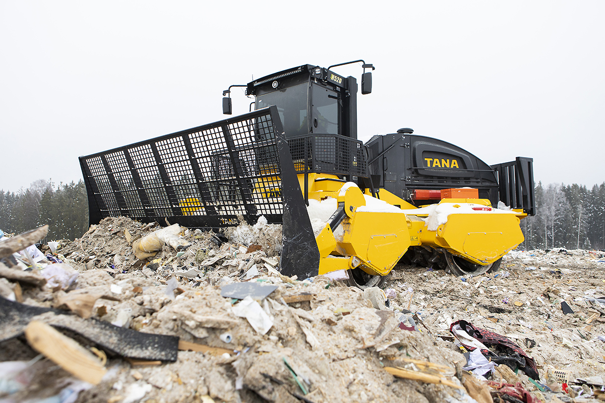 TanaLtd's tweet image. On average TANA covers 30% more area per pass. Combining this with the 2 full width drums achieves a 10% better compaction rate than the nearest competition.
Find out more @ tanauk.com/compactors
 #waste #recycle #shreddermachine #landfill #skiphire #wastemanagement #compactor