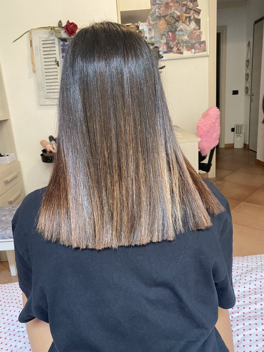 levrangigaia's tweet photo. balayage con un effetto tono su tono🤎 @ComoCfp https://t.co/XaeEE0VbNC