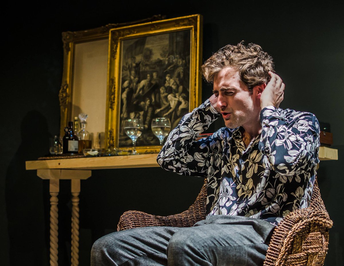 TEATRECBS's tweet photo. Paraules, mirades i... silencis de @latramabcn al #TeatredeLloret amb l'obra #Vernissatge de #VarclavHavel dirigida per @MariliaSamper. Les aparences no són sempre el que semblen ➡ el divendres 4 de març al teu teatre (20h).

🎟🎟 https://t.co/57CLejb7p0

#MyLloret #Teatre https://t.co/bT4sjbmQVN