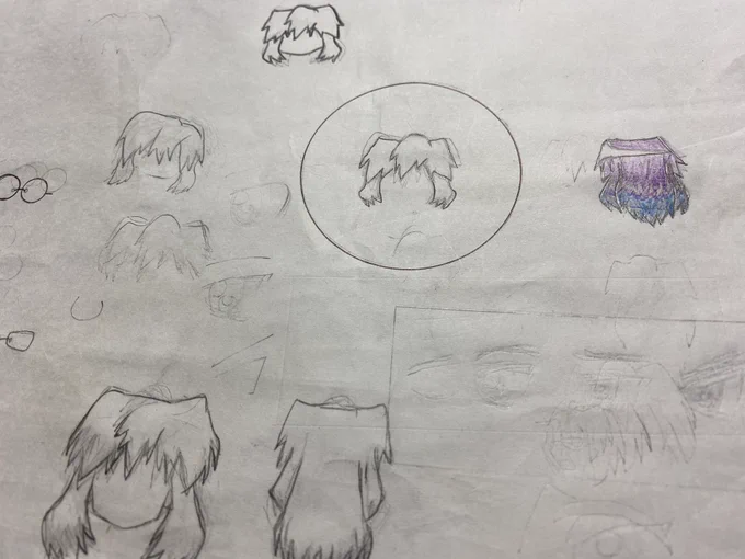 凪沙くんは中学生の頃描いたと思われる原案のようなものが残ってる最古参男子。
眼鏡っ子にさせる案もあったんだね https://t.co/n3ADdabyRP 