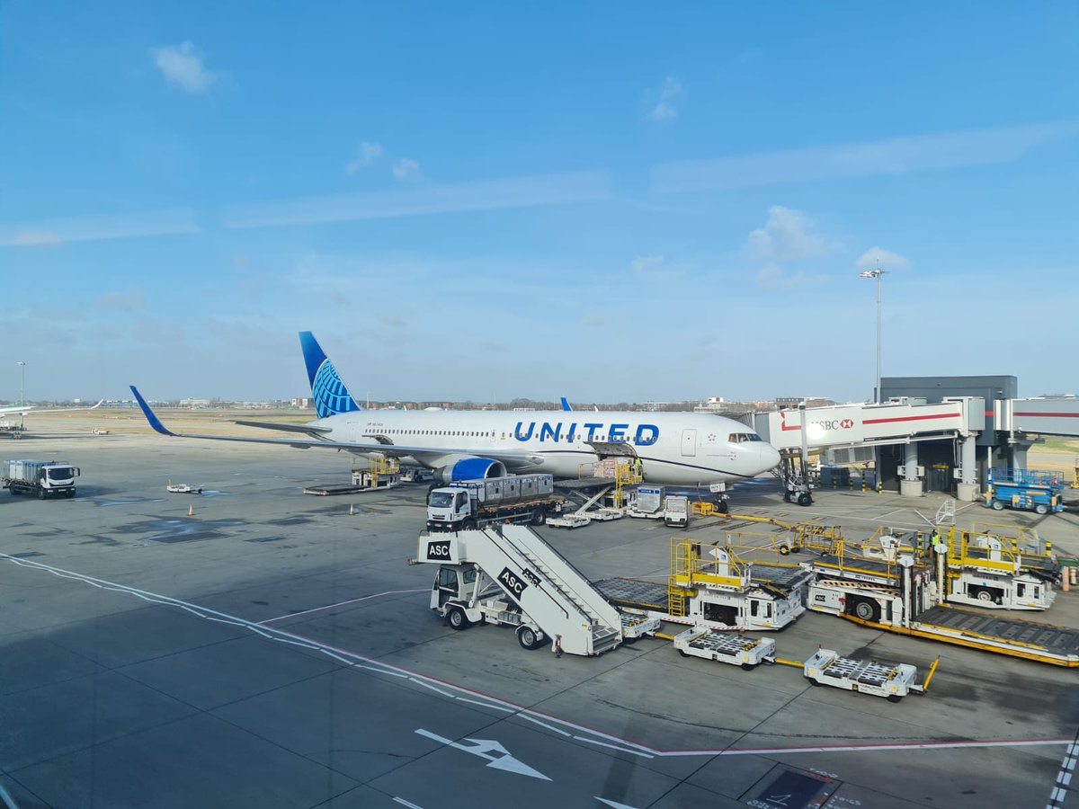 FocusTravelP's tweet photo. Today we share some pictures of a recent airport trip.
These airport trips show the inner workings of such a hidden part of our industry, the logistics of keeping an airline running, on schedule and safe. A huge thank you to Sam Gillespie &amp; @united 

#airportoperations #twosday https://t.co/hLiuD80pas