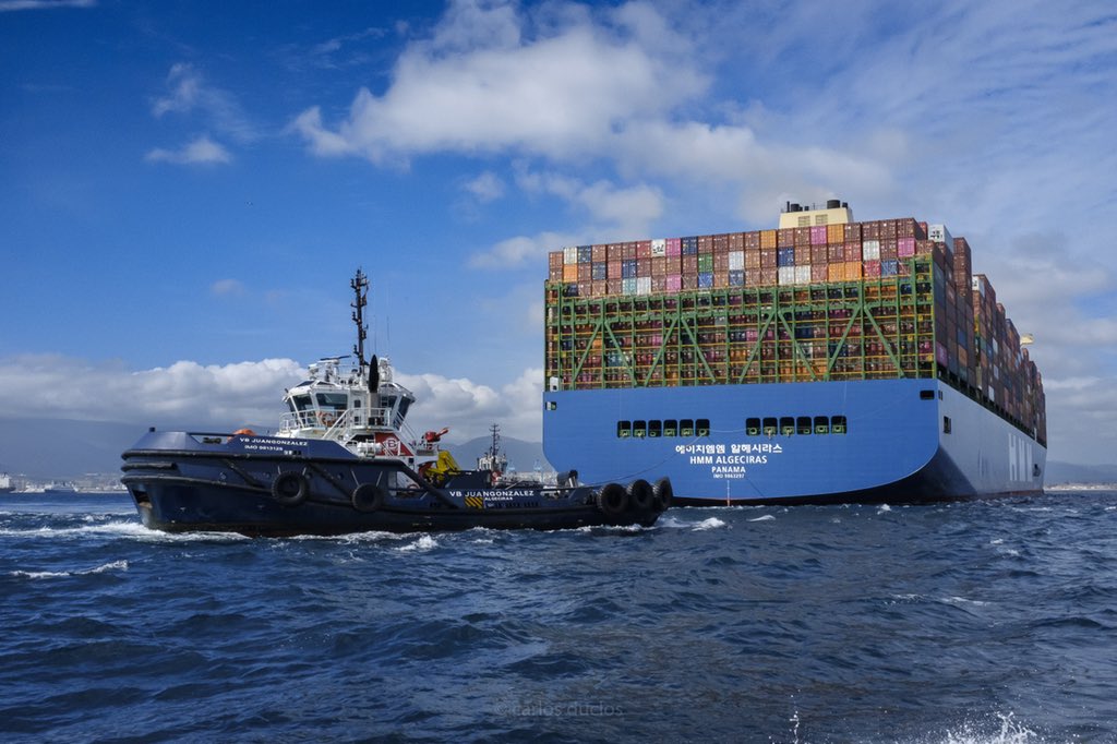 CarlosDuclos10's tweet photo. Ayer volvió a su casa #hmmalgeciras⛴ yesterday She returned home #HMM #ULCV #giantships🚢 #megaships #containership https://t.co/io0WQjsVmv