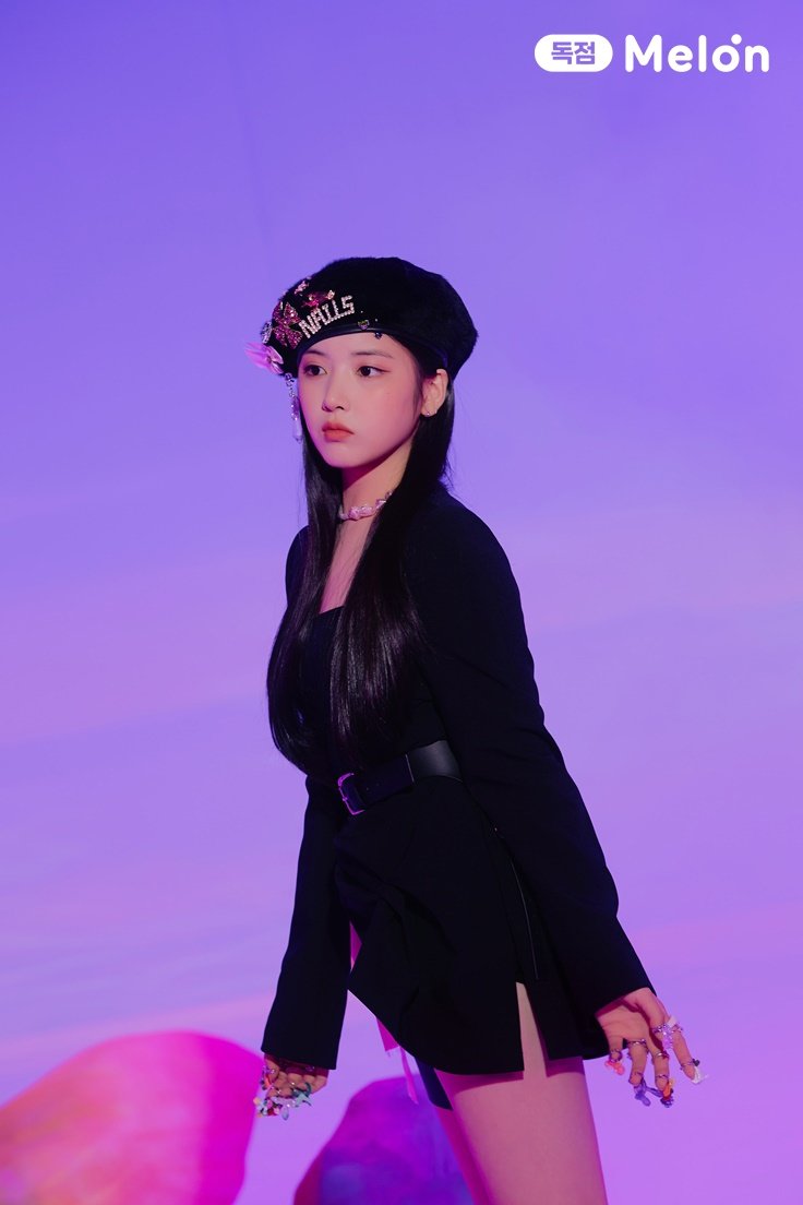 nmixxvintage's tweet photo. #NMIXX #JIWOO O.O M/V BEHIND PHOTOS https://t.co/JvvHVd4gUT
