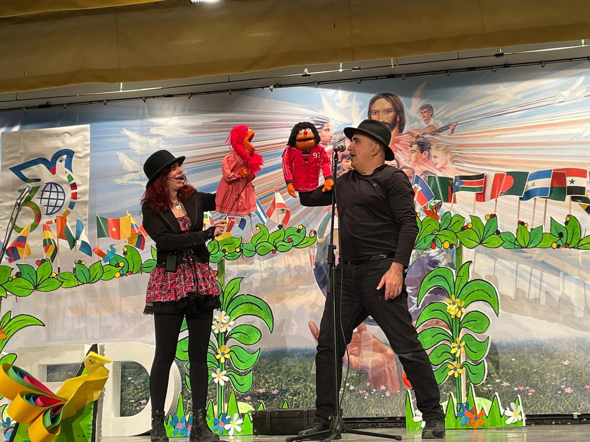 sjpmaristas's tweet image. Desde todas las clases nos unimos a @ONGDSED en la celebración de su #3️⃣0️⃣ cumpleaños. 
¡Muchas felicidades! ¡Muchas gracias por tanta solidaridad! #Sed30aniversario
#vivelosocial @CLANDEBICHOS @RozalenMusic